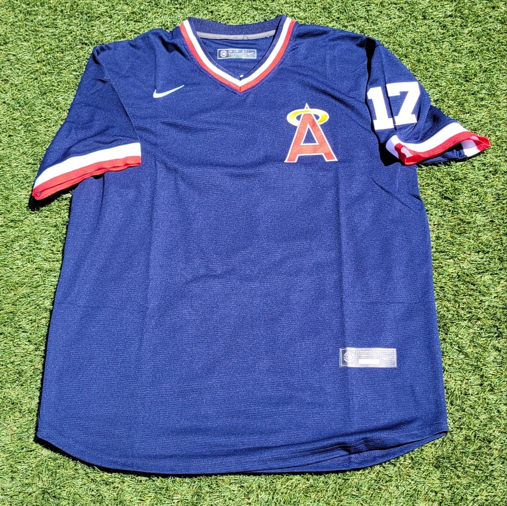 OHTANI ANGLES PULLOVER